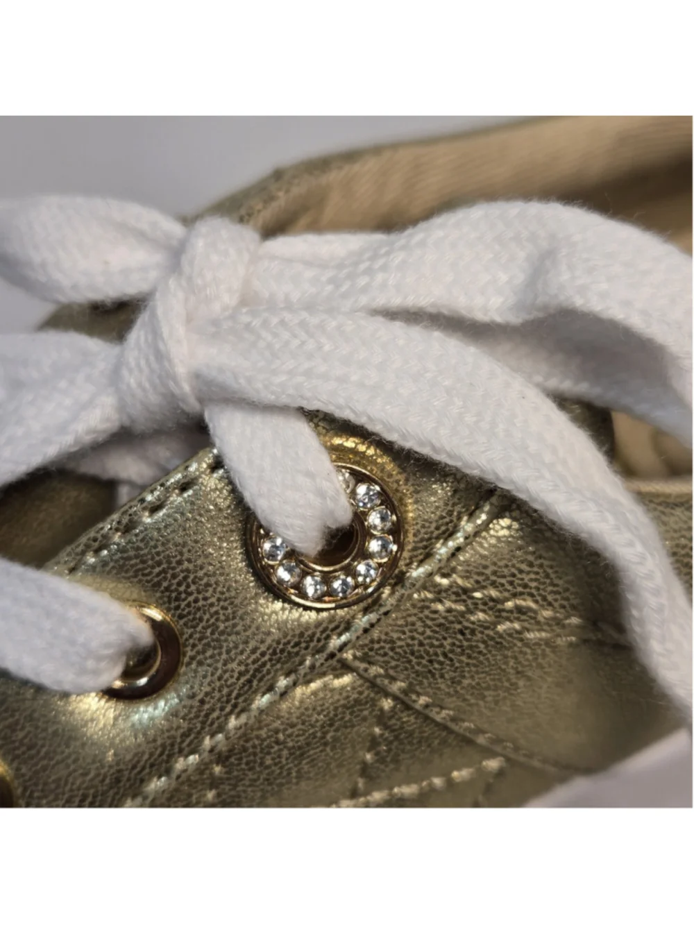 Guess Loven Shoes Metallic Gold Womens 7.5 Logo Lace Up Casual Fashion Sneakers
